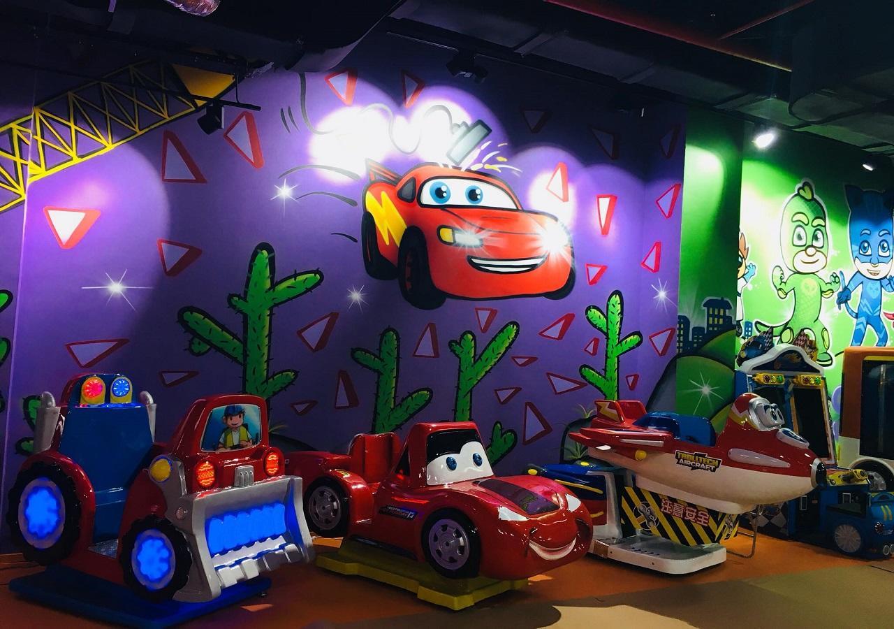 Euphoria Batumi Convention & Casino Hotel Kültér fotó The Cars section of the Disney Junior Playhouse