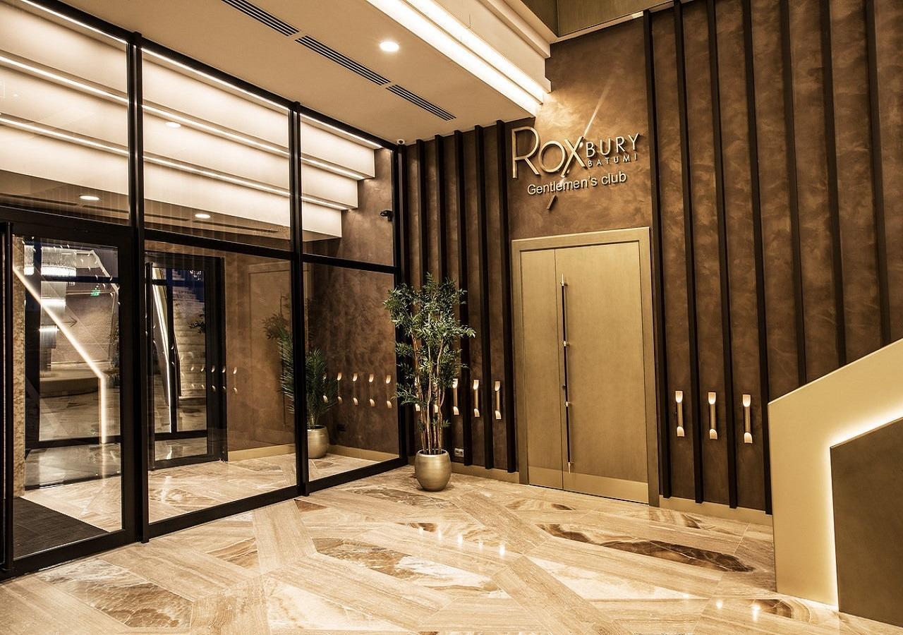 Euphoria Batumi Convention & Casino Hotel Kültér fotó Roxbury Hall