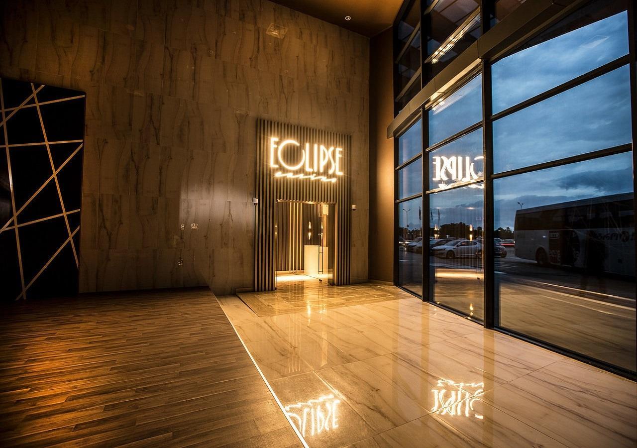 Euphoria Batumi Convention & Casino Hotel Kültér fotó Entrance to Eclipse