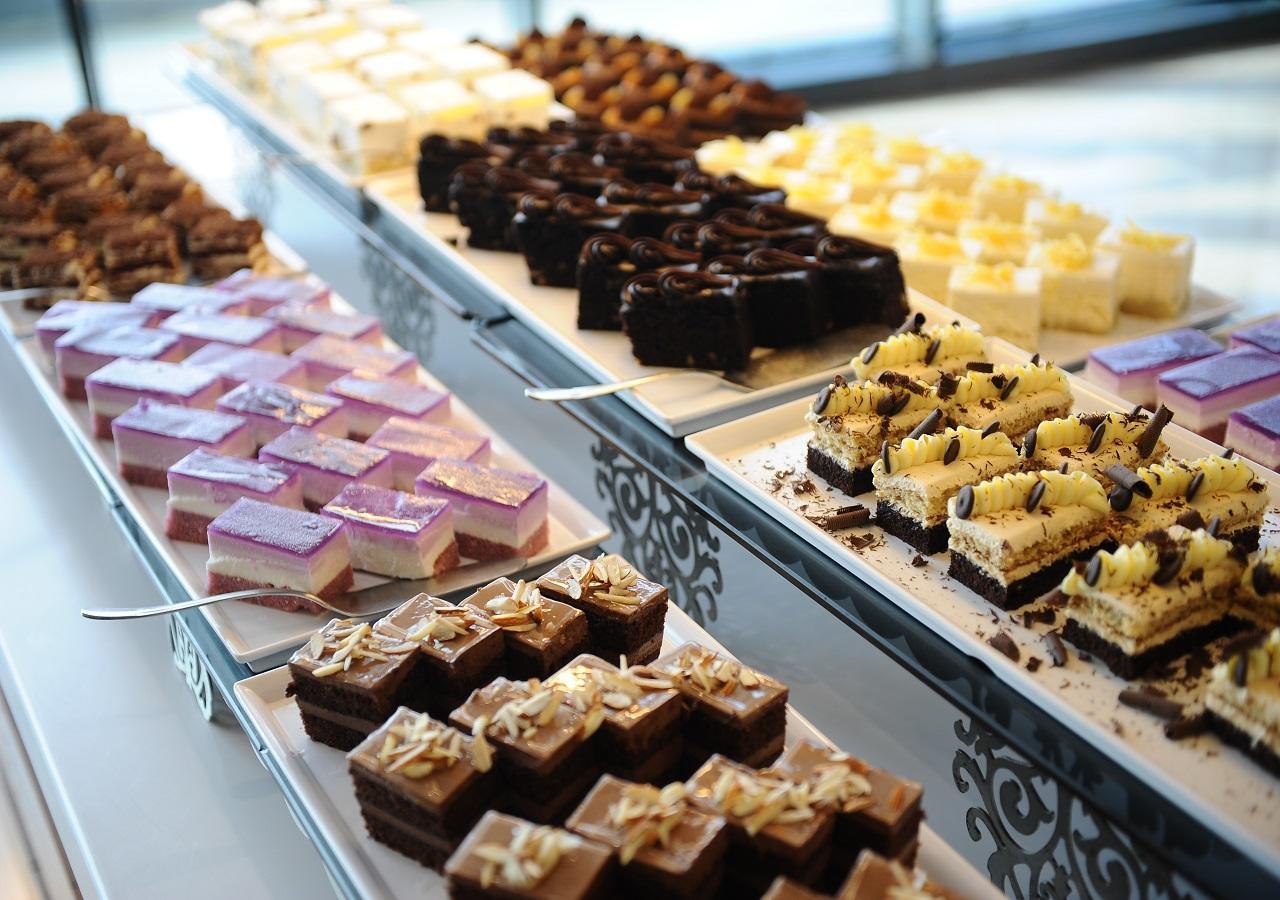 Euphoria Batumi Convention & Casino Hotel Kültér fotó A selection of cakes
