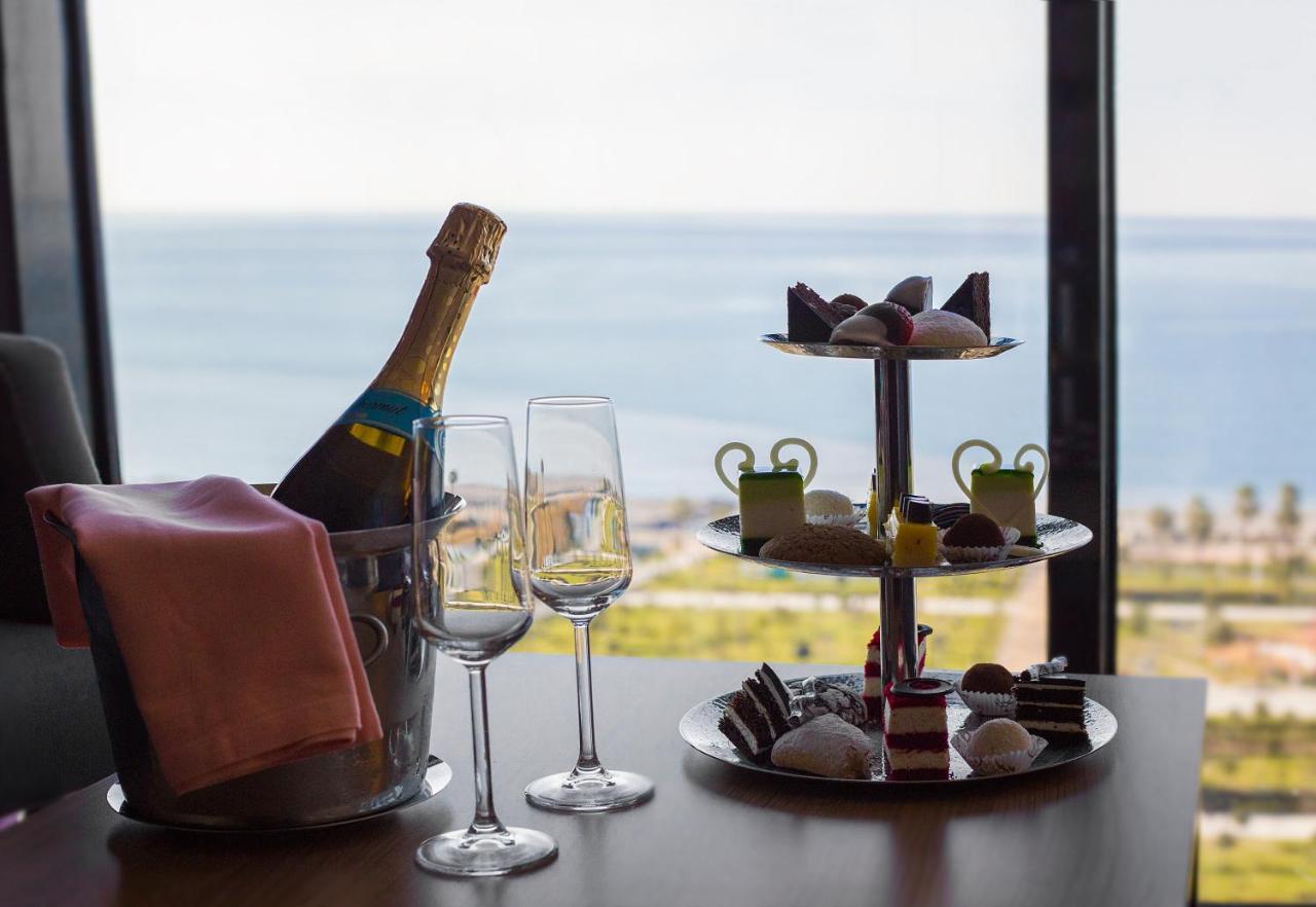 Euphoria Batumi Convention & Casino Hotel Kültér fotó Champagne and chocolates