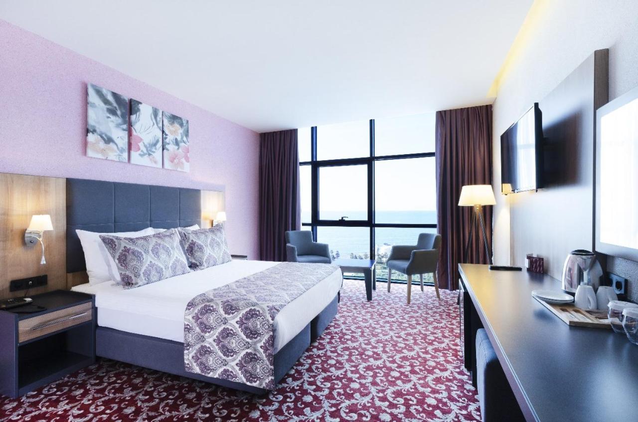 Euphoria Batumi Convention & Casino Hotel Kültér fotó